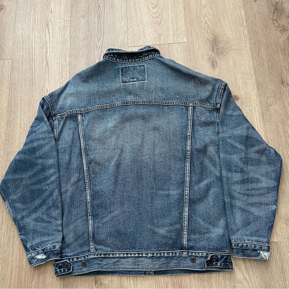 American Eagle Medium Wash Oversized Boyfriend Distressed Jean Jacket Small - Picture 7 of 12